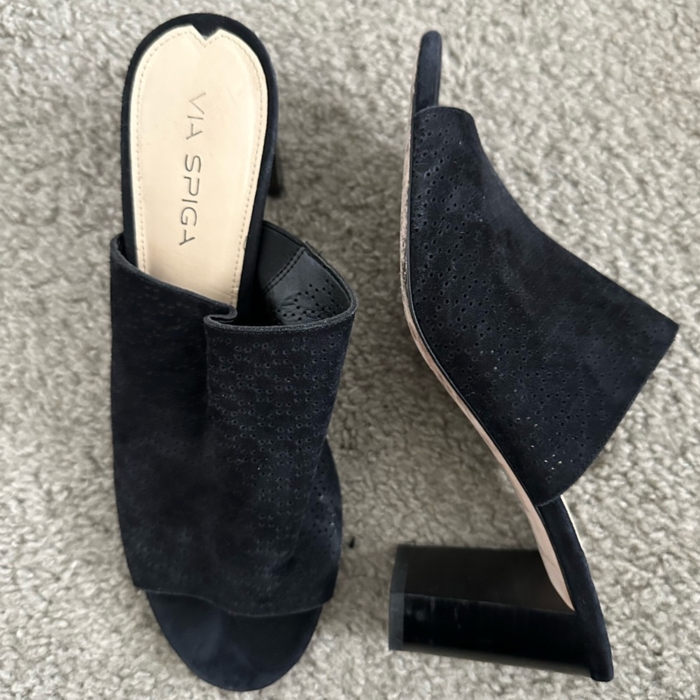 Via Spiga block heel black pattern